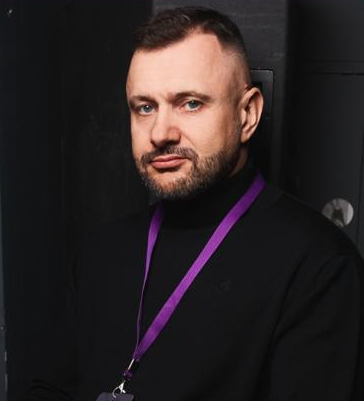 Антон Шустов